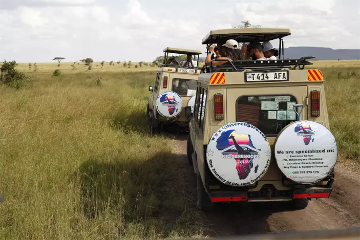 3 days Tanzania safari to Arusha N.P, Lake Manyara, and Ngorongoro Crater