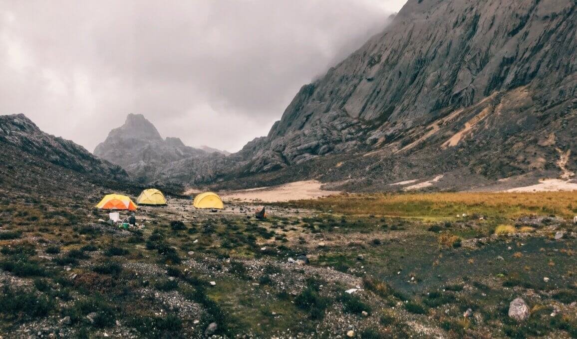 Puncak Jaya (Carstensz Pyramid) technical rock climbing